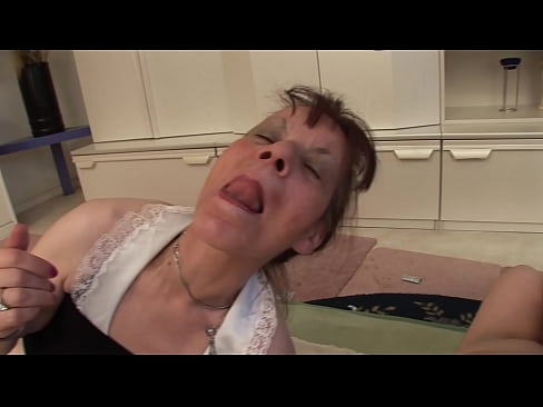 ❤️ Dvi močiutės ir vienas senelis mylisi trise Kietas porno prie mūsų ☑